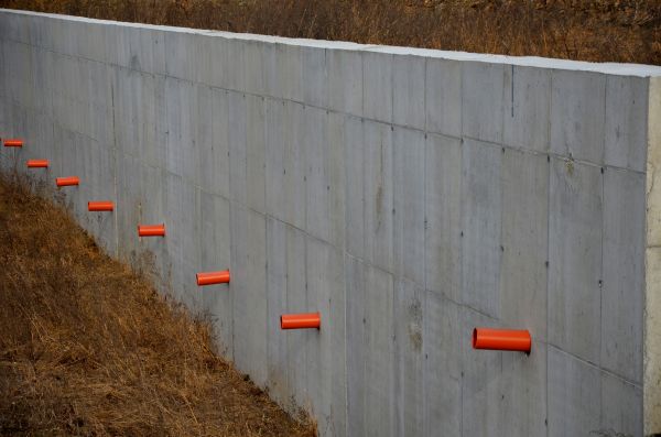 Cement Wall Pouring in Lithonia